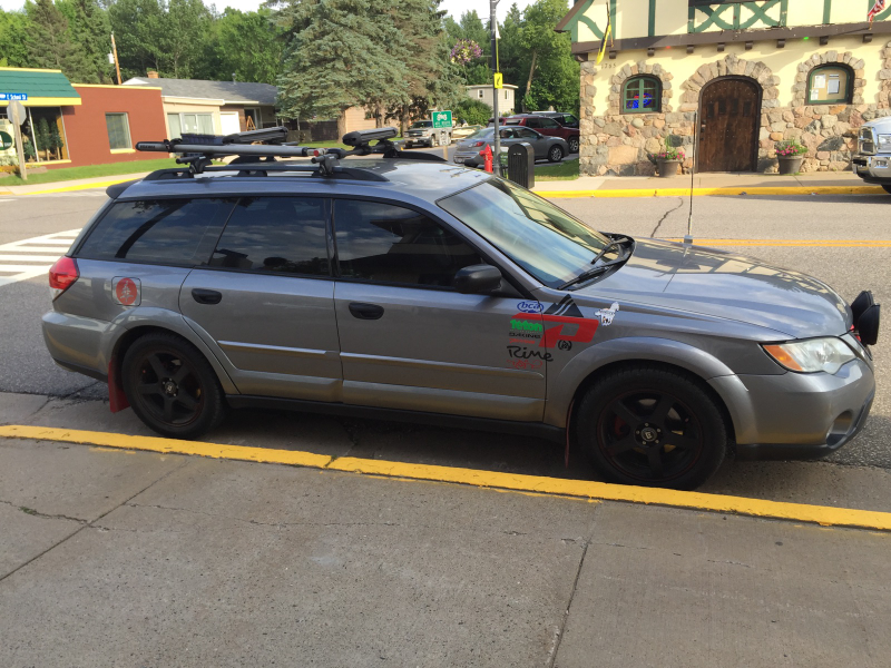 Illustration for article titled Car spotting, Three Lakes, WI